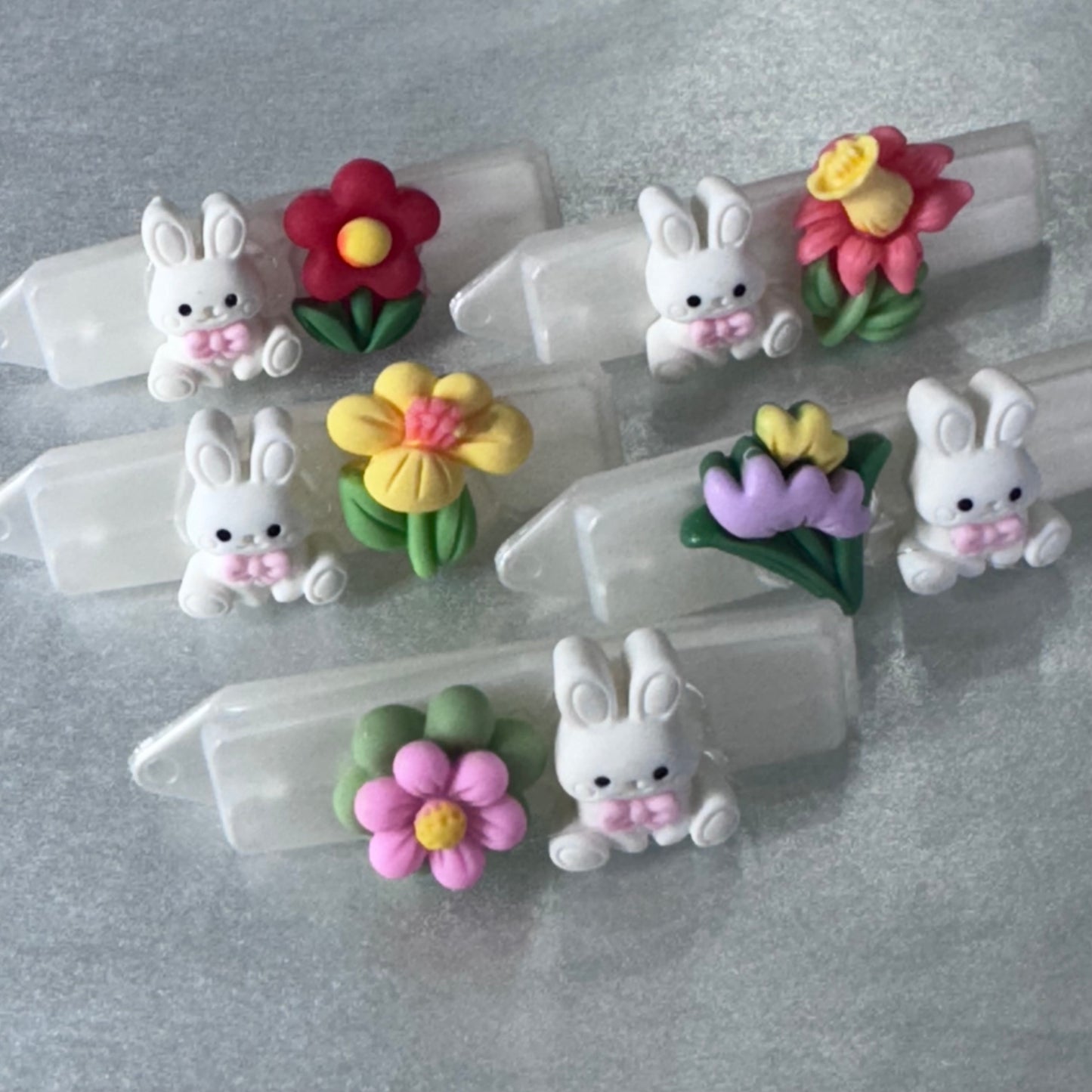 Hundespange „Hase mit Blume“ (4.5 cm)