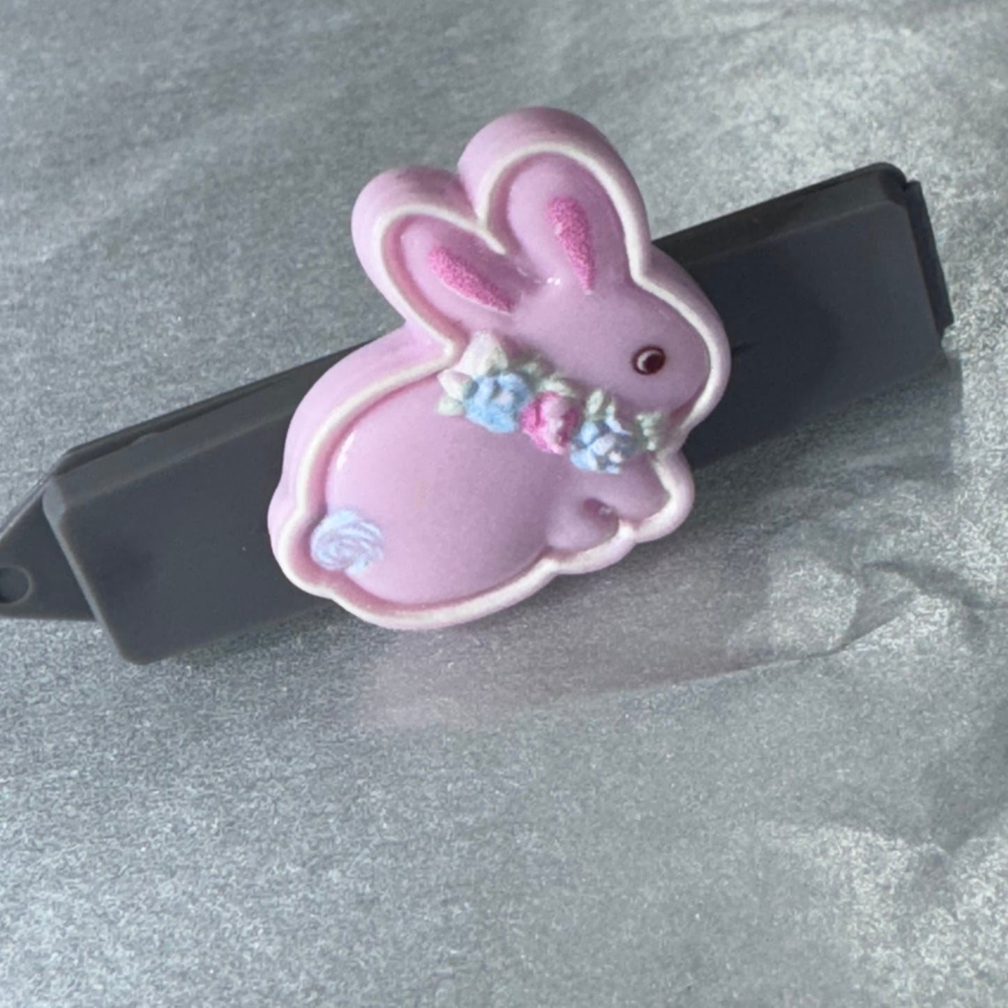 Hundespange „Hase hellrosa“ (4.5 cm)