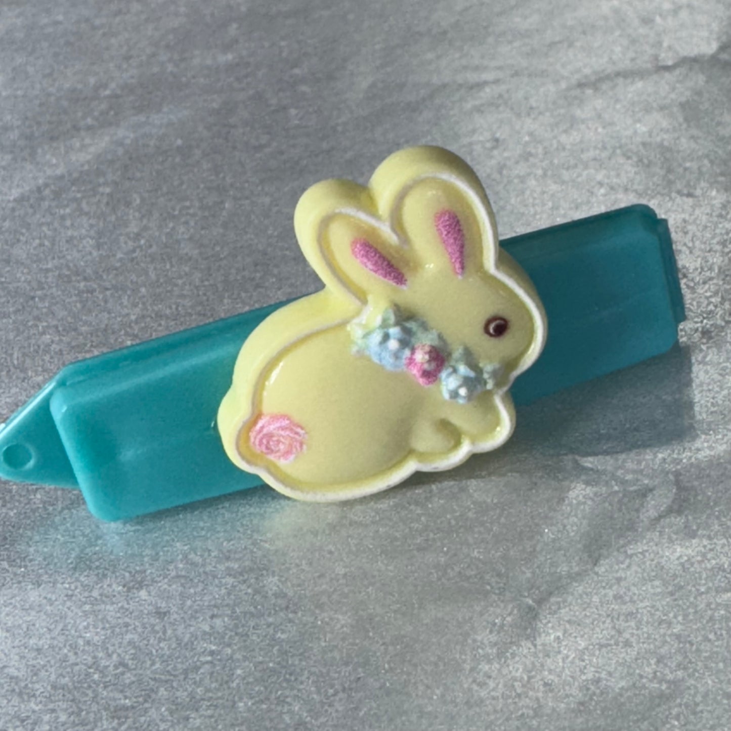 Hundespange „Hase gelb“ (4.5 cm)